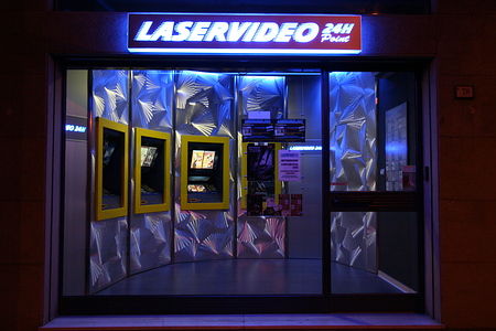 allestimento per videoteca automatizzata
